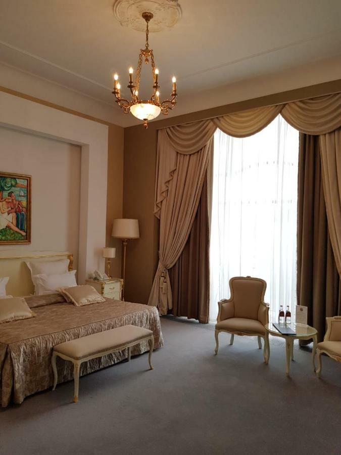 Aleksandrovski Grand Hotel Vladikavkaz Buitenkant foto